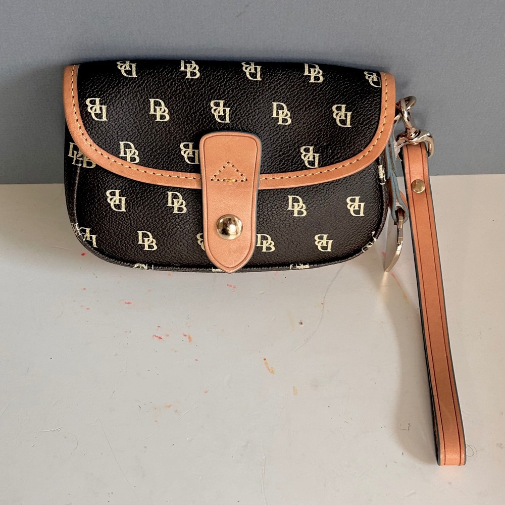 Y2K Dooney & Bourke Classic Monogram Wristlet Brown Tan Leather Charm Preppy